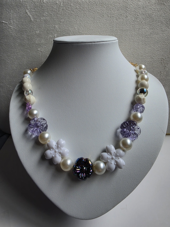 Handmade Jewelry - Lavender & White Floral Pearl Statement Necklace - Unbranded